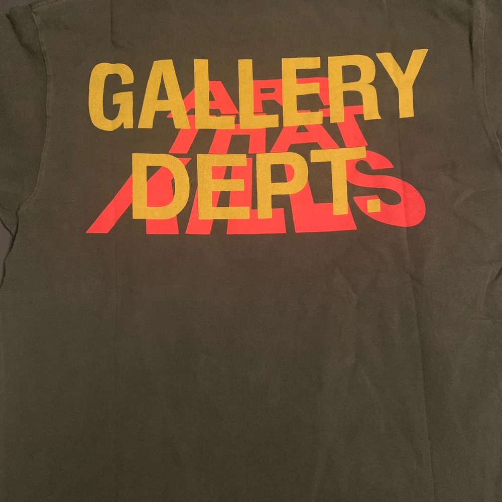 Gallery Depot “Cosmic Suite” Tee Size XL